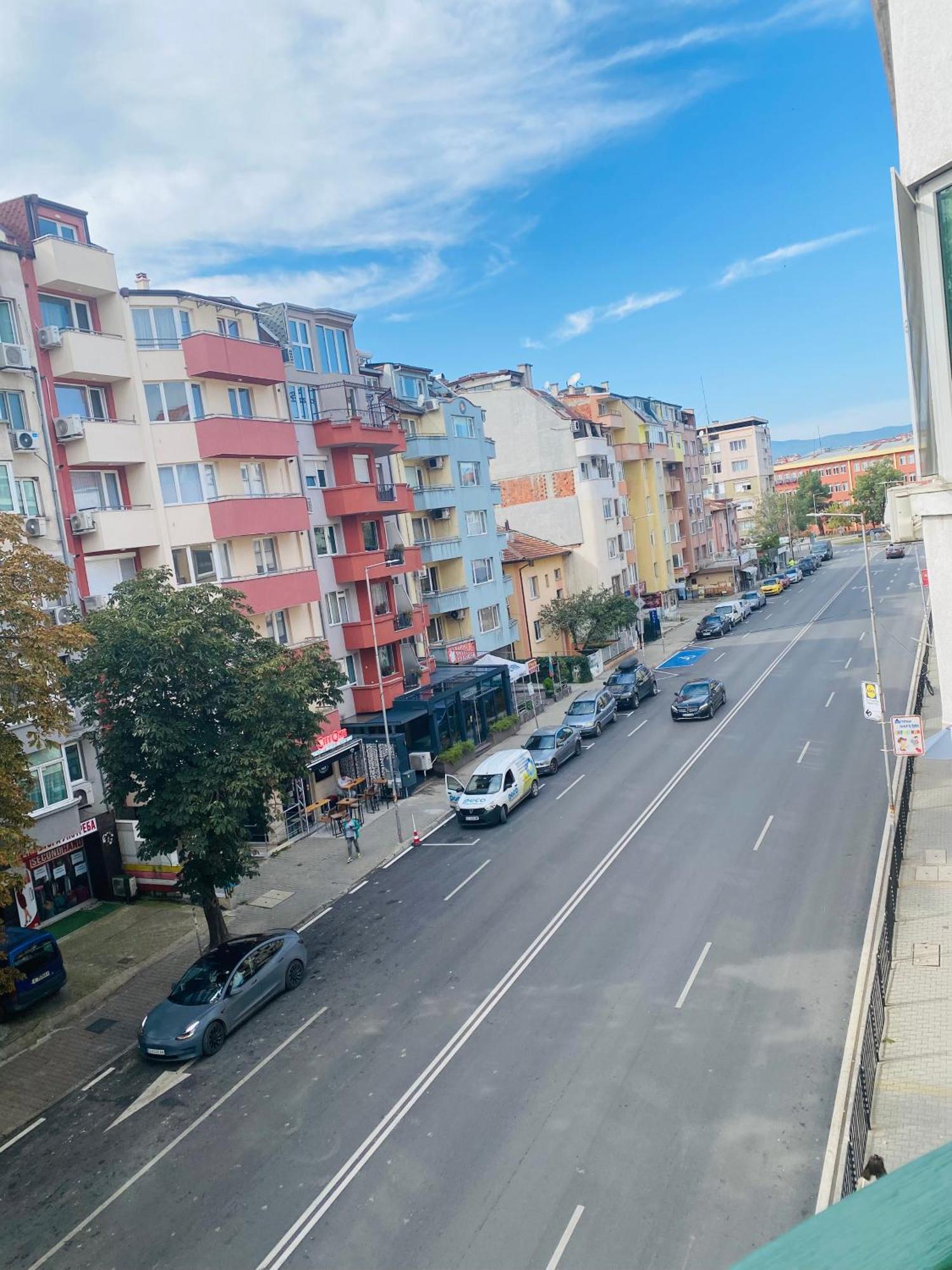 Sophie Studio - City Center Blagoevgrad Bagian luar foto